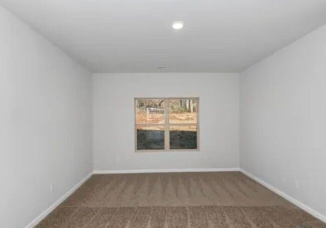 Building Photo - Coming in May with a FENCED YARD