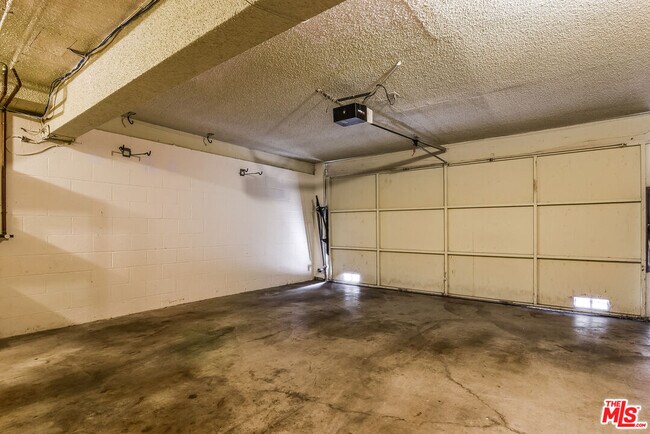 Building Photo - 4604 Glencoe Ave
