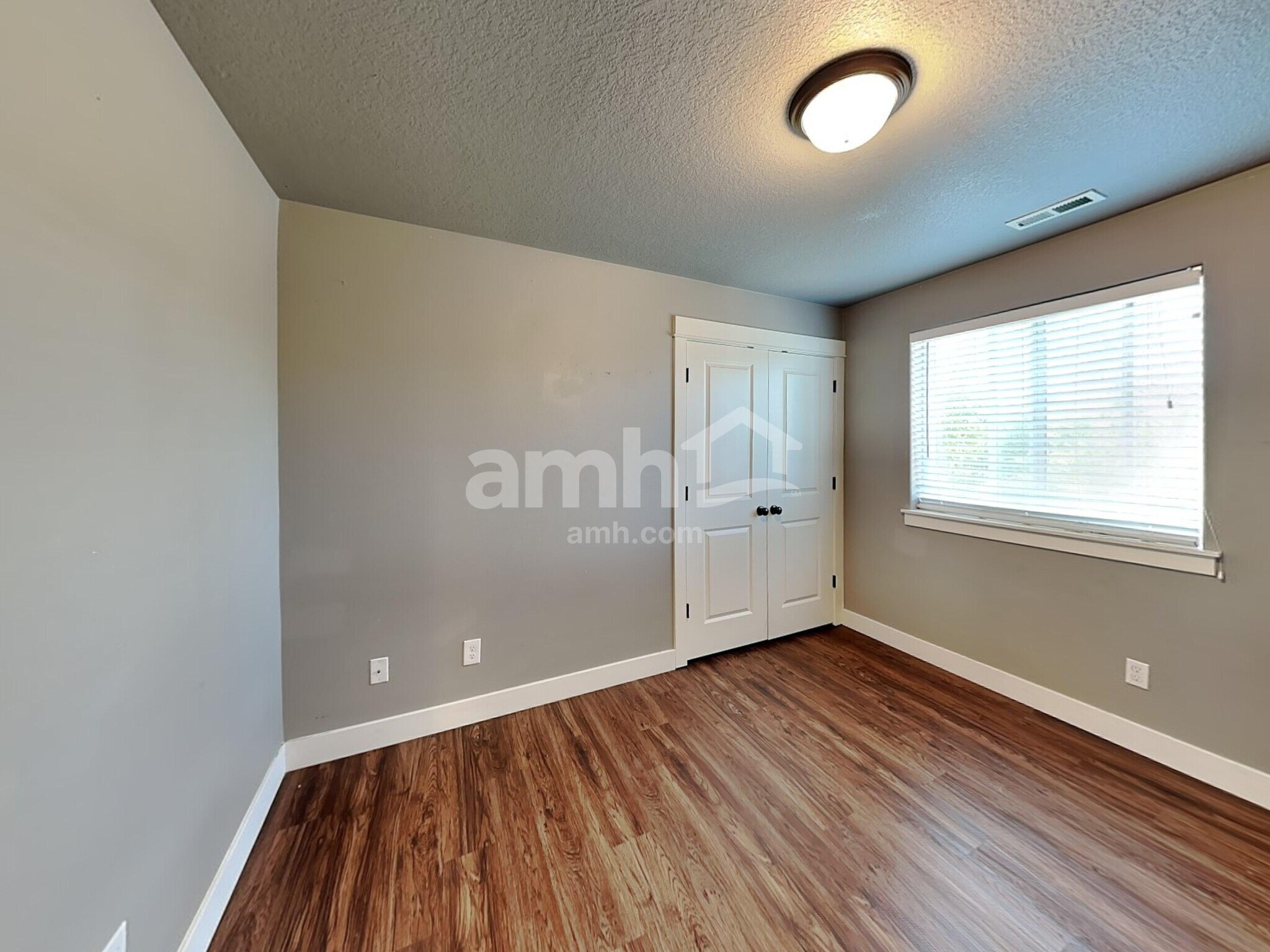 Building Photo - 480 Tulip Ave