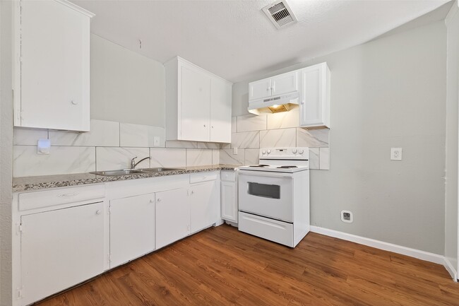 Building Photo - 6127 Beldart St