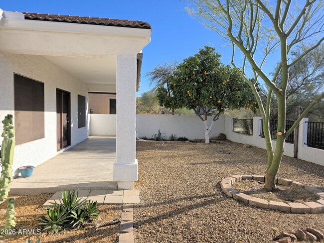 Building Photo - 600 E Desert Canyon Rd