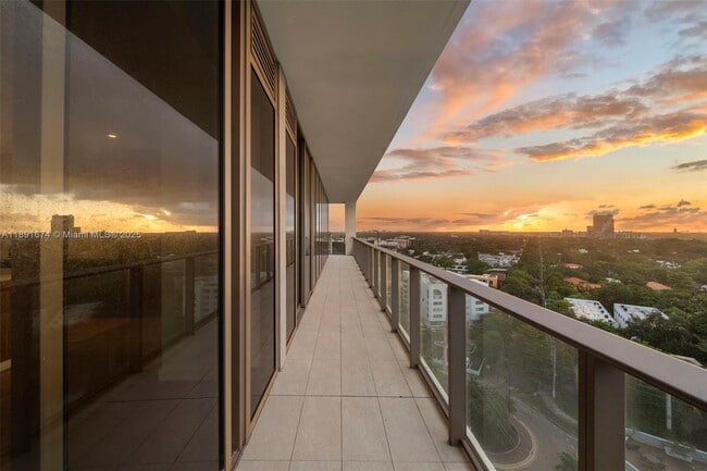 Building Photo - 2678 Tigertail Ave