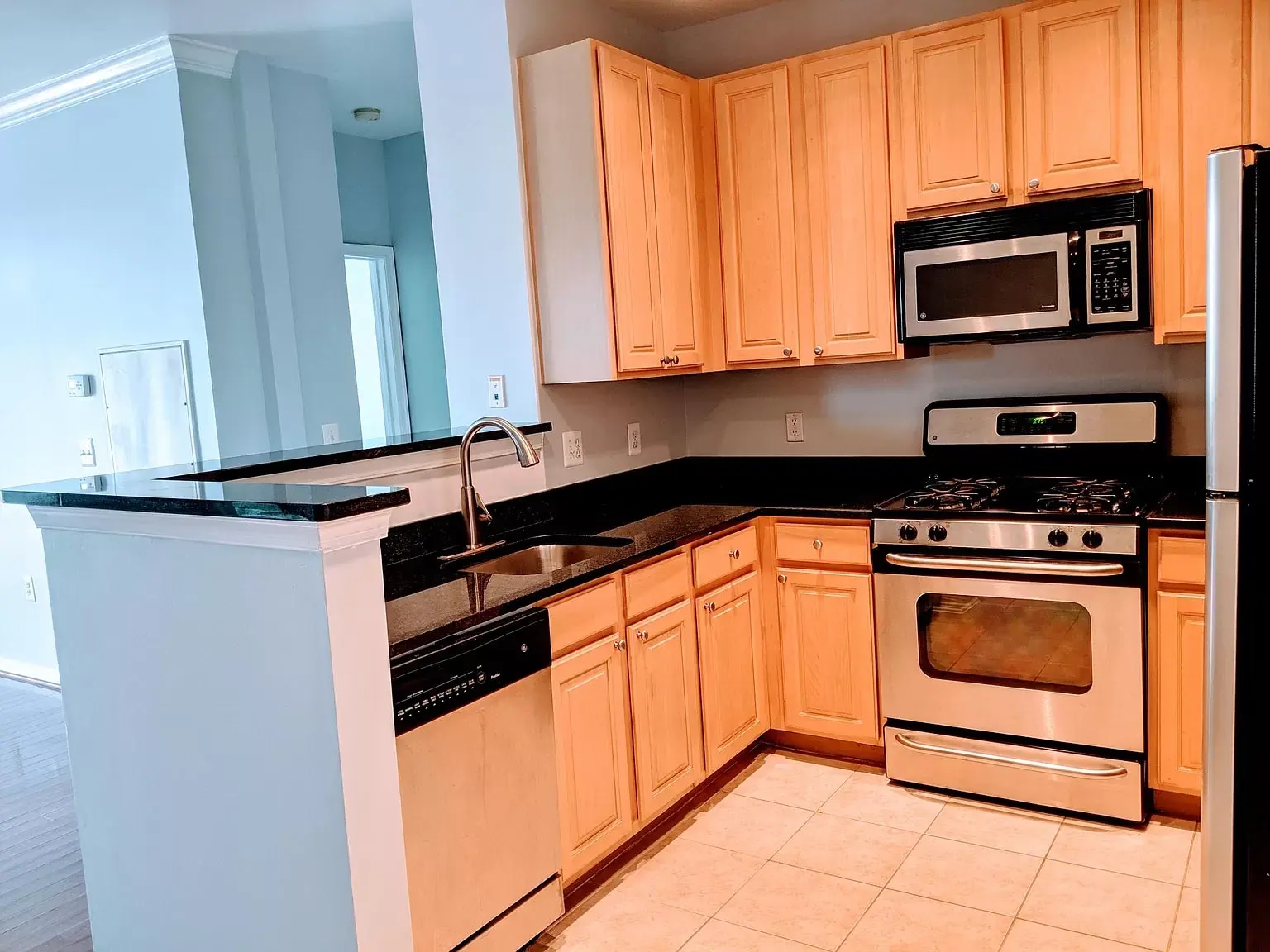 Kitchen - 2465 Army Navy Dr