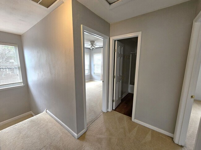 Building Photo - Ocean View East