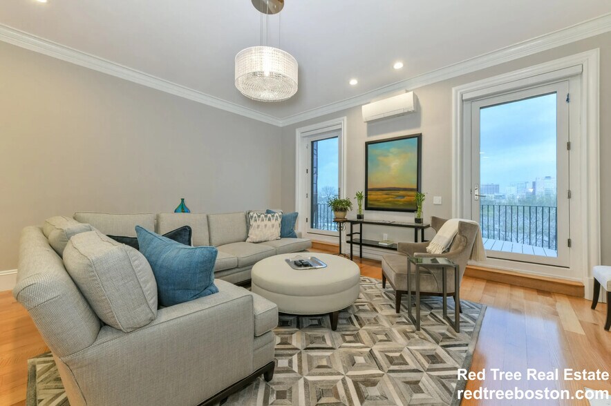 Building Photo - 214 Beacon St