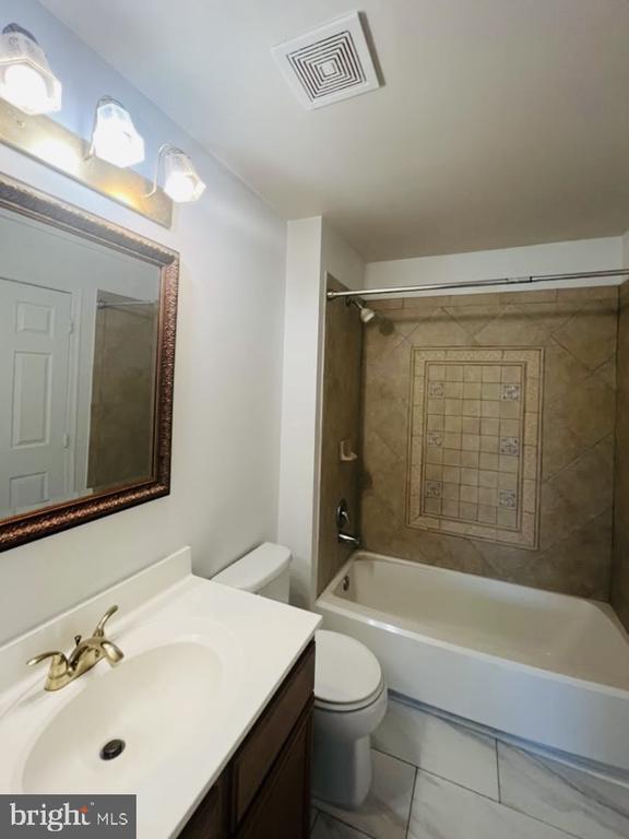 Building Photo - 8095 Lacy Dr