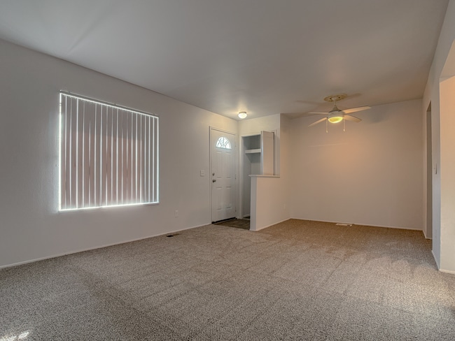 Living Room - Carolina Flatz