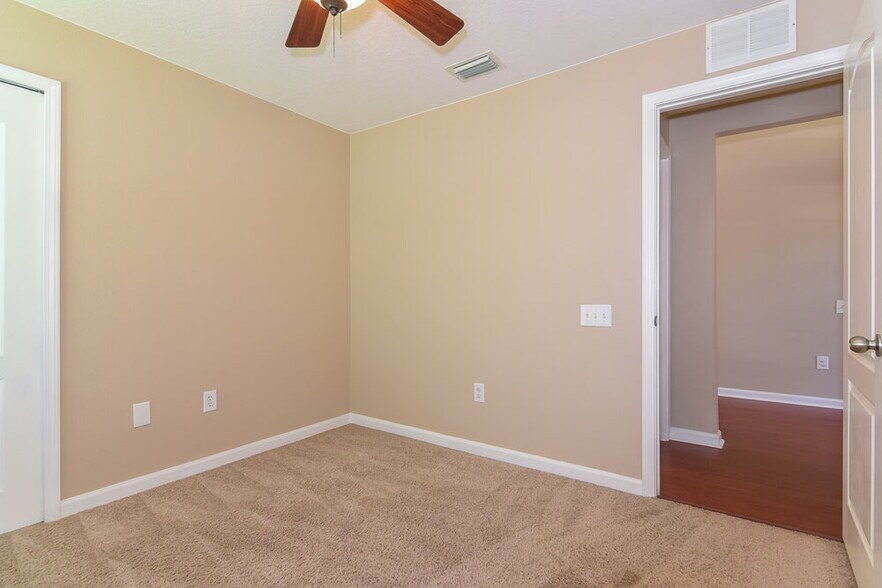 Building Photo - 30410 Randall Manor St