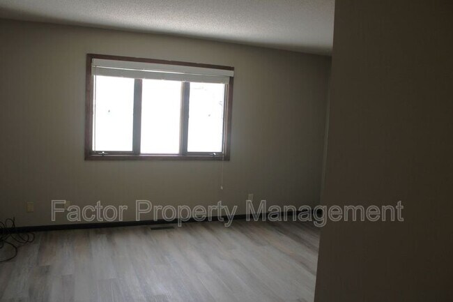 Building Photo - 101 Heather Ln