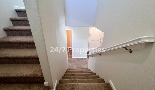 Building Photo - Magnificent 4BD I 2.5BA Molalla Home