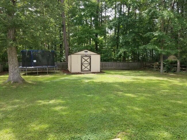 Building Photo - 103 Blackberry Bend