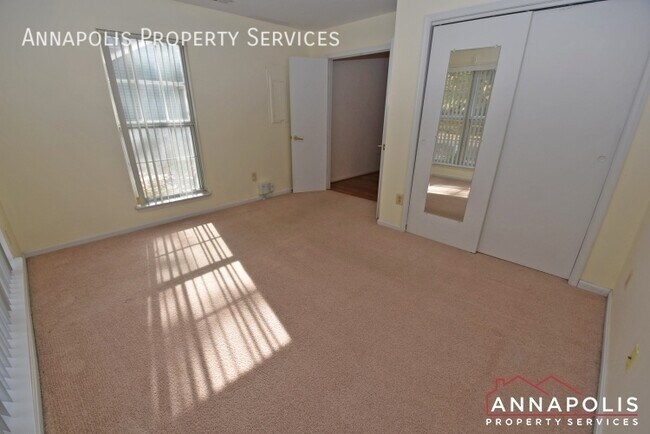 Building Photo - 962 Yachtsman Way