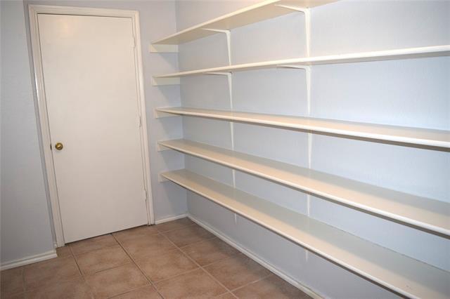Building Photo - 2120 Glenhaven Dr