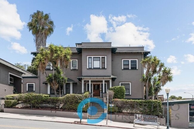 Primary Photo - 2203 Broadway