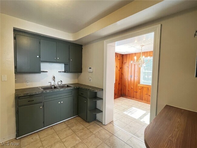 Building Photo - 3766 Warrendale Rd