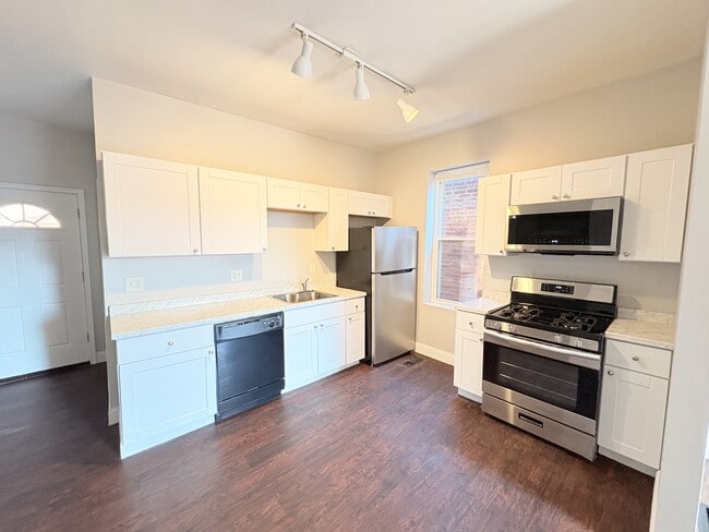 Building Photo - 6655 Garner Ave