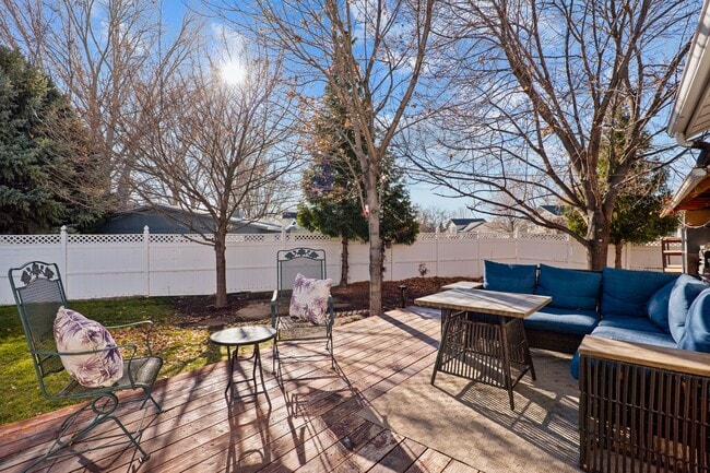 Building Photo - Spacious 4 Bedroom Home in Quiet Orem Neighborhood