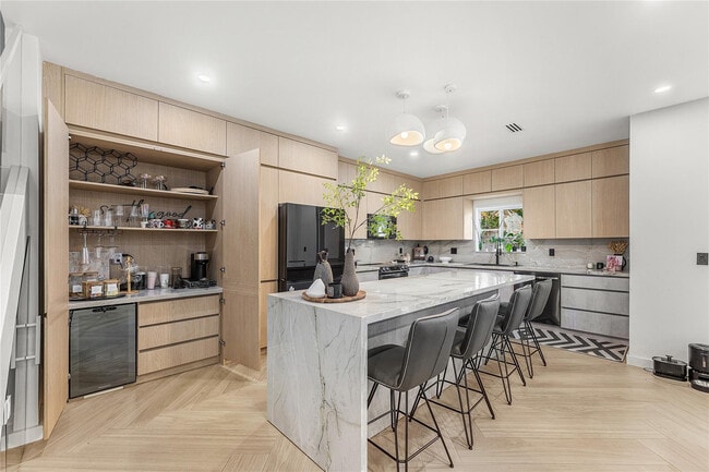 Building Photo - 11338 NW 33rd St