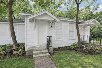 Building Photo - 113 S Olive St