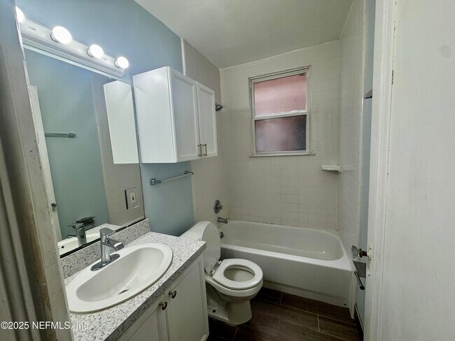 Building Photo - 2506 Park St