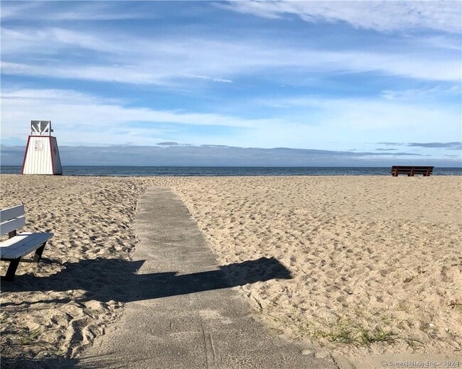 Building Photo - 31 Daggett St