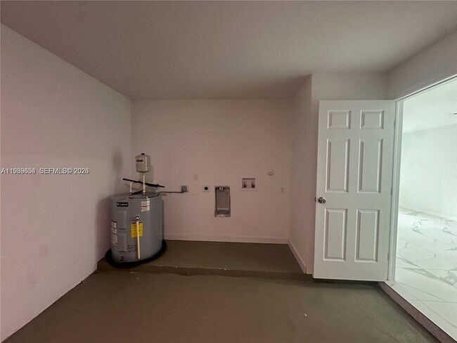 Building Photo - 116 NW 10th St