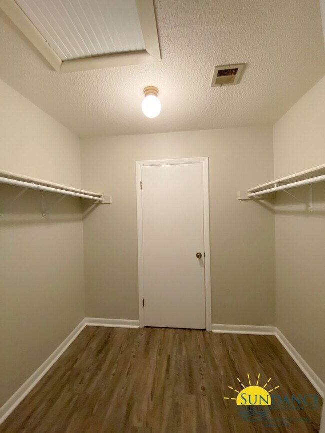 Building Photo - Nice 2 Bedroom Townhouse in Fort Walton