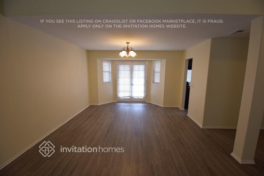 Building Photo - 45613 Clubhouse Dr