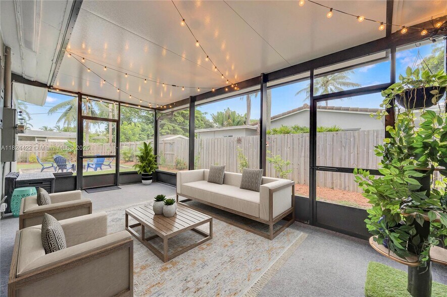 Building Photo - 4764 NE 15th Way