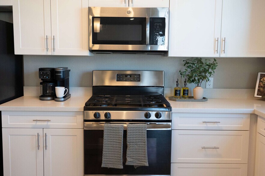 Building Photo - 375 Harbour Cove Dr