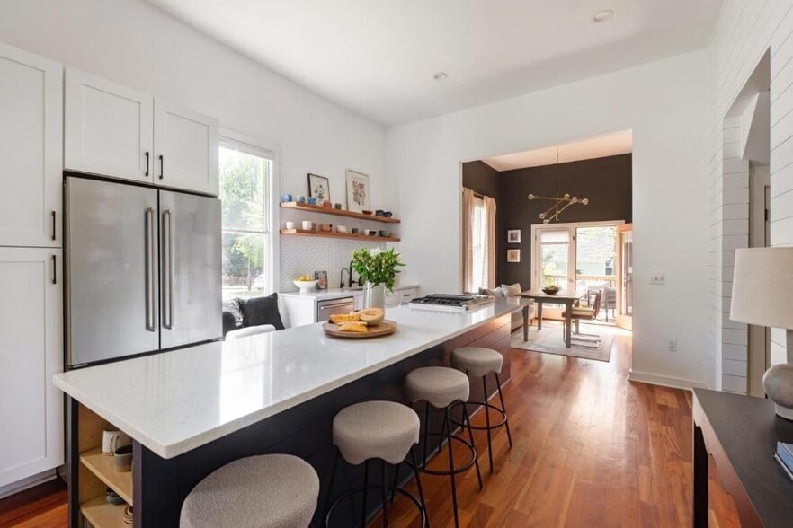 Building Photo - 685 Wylie St SE