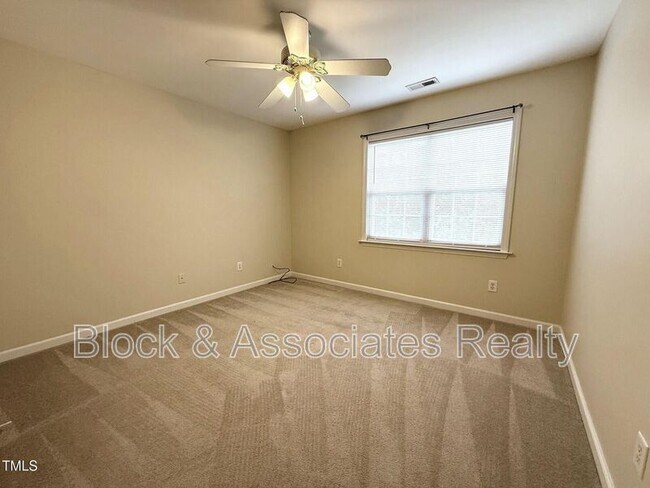 Building Photo - 404 Springside Dr