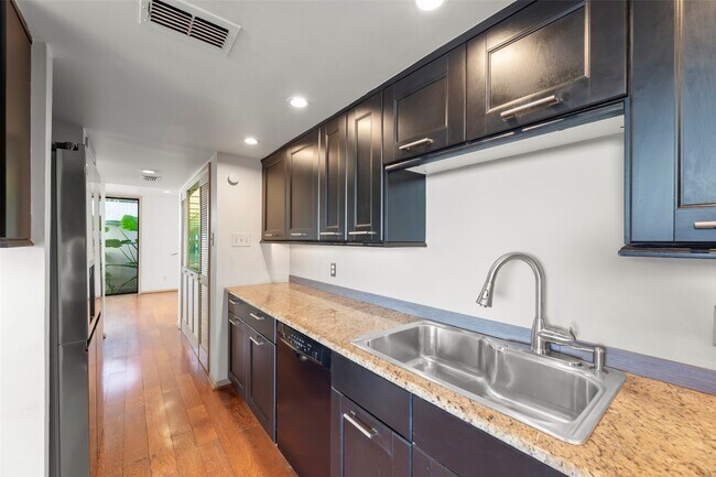 Building Photo - 1201 Autrey St