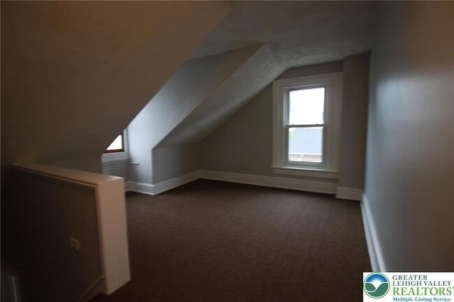 Building Photo - 513 Cattell St