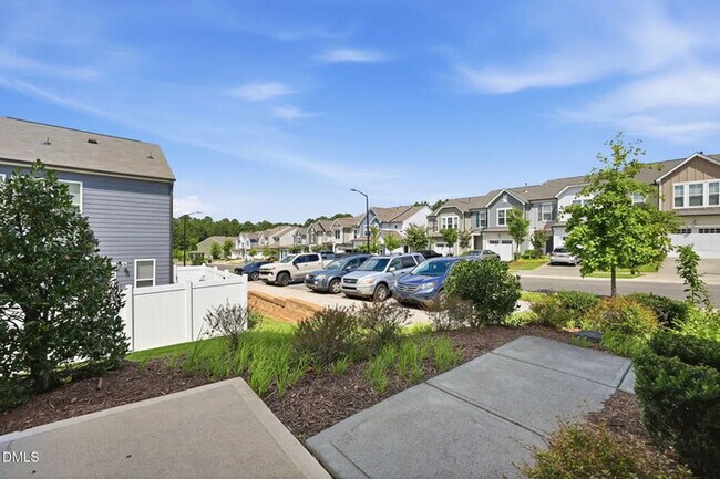 Building Photo - Lease OR Lease to Own