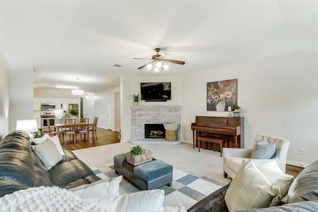 Building Photo - 2305 Glenhaven Dr