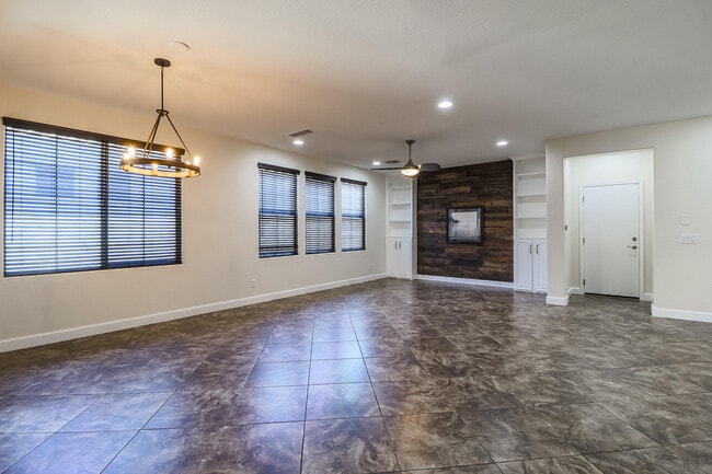 Building Photo - 3457 E Orchid Ln