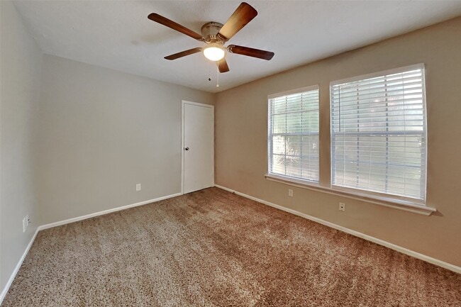Building Photo - 46 Berryfrost Ln