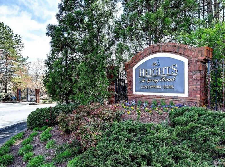 Building Photo - 304 Spring Heights Ln