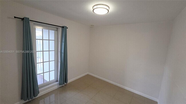 Building Photo - 670 NE 179th Terrace