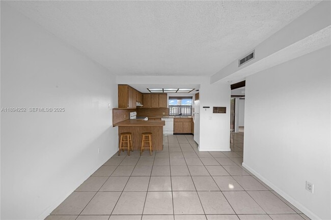 Building Photo - 15070 SW 49th Ln