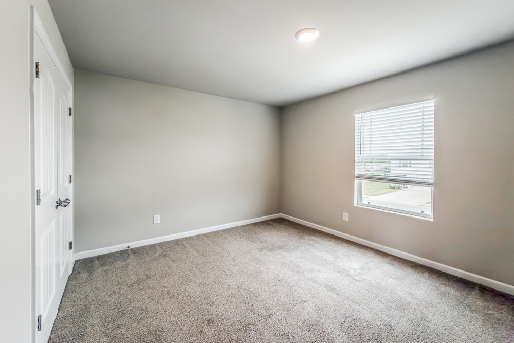 Building Photo - 2240 Lismore Dr