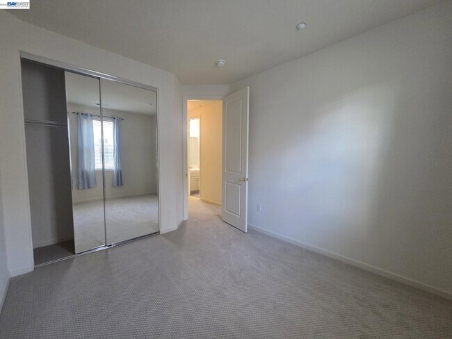 Building Photo - 3727 Whitworth Dr