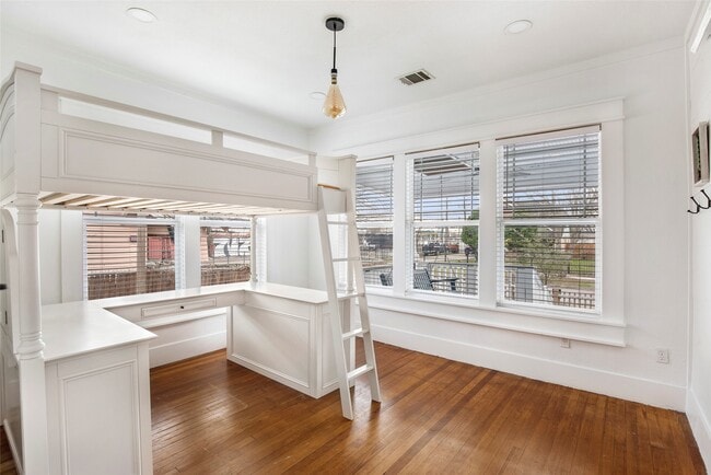 Building Photo - 4731 Woodside St