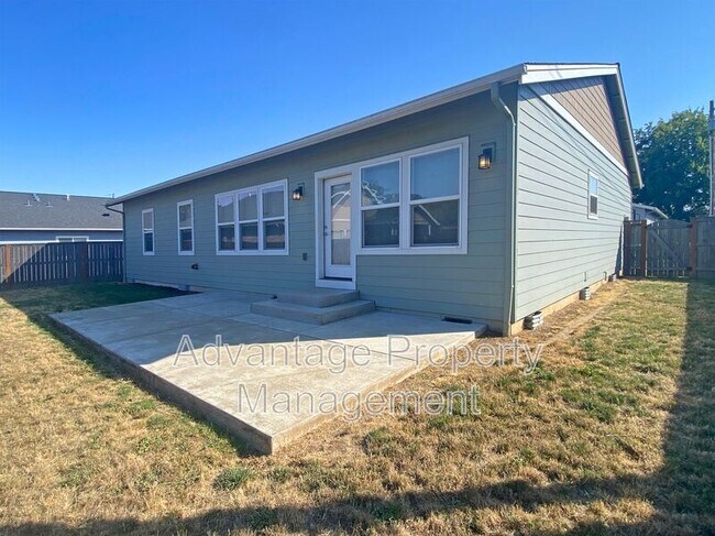 Building Photo - 122 S 21st St