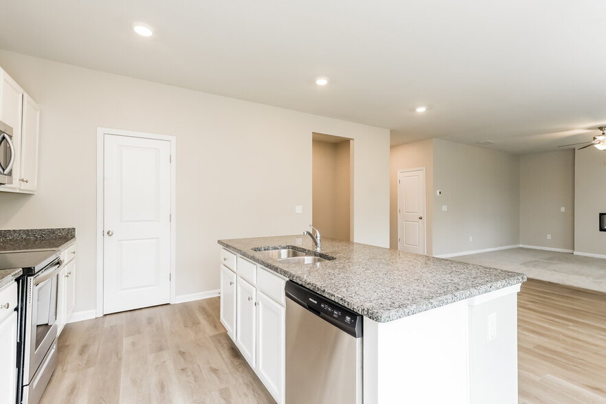 Building Photo - 319 Hamilton Pointe Dr