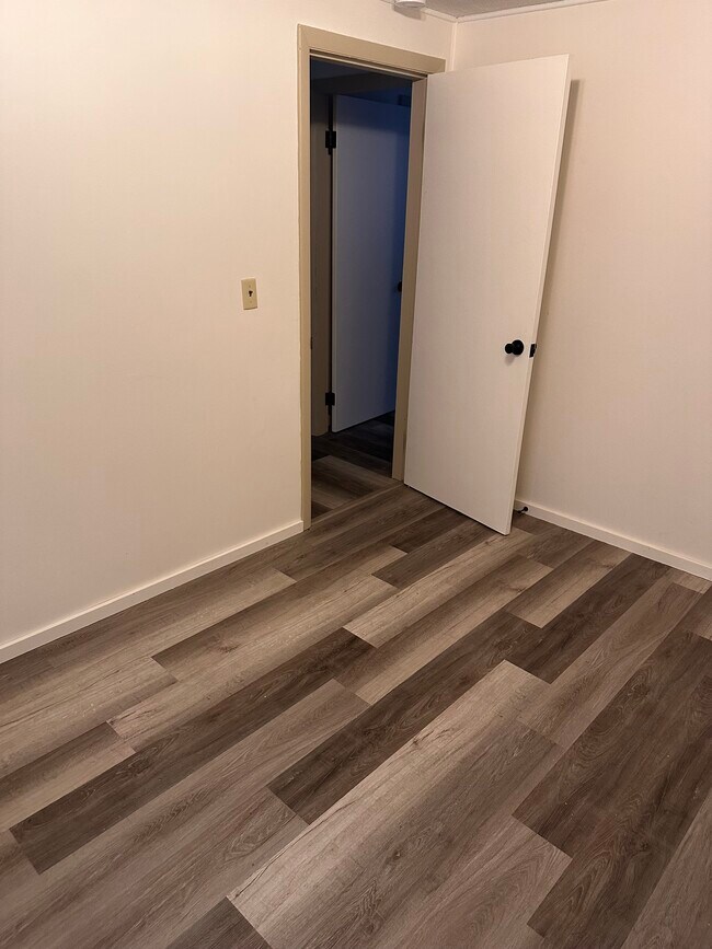 Building Photo - 296 Turners Falls Rd