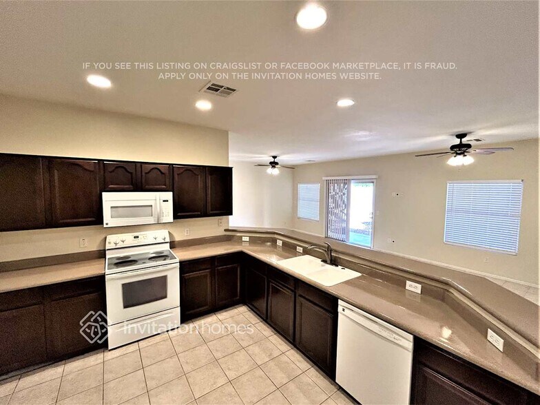 Building Photo - 15722 W Calavar Rd