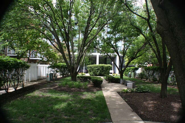 Building Photo - 61 W 15th St