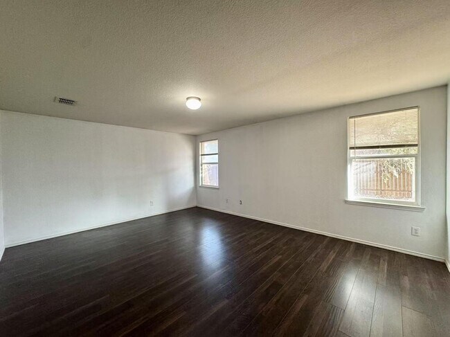 Building Photo - 3 Bedroom 2 bath home in Frisco